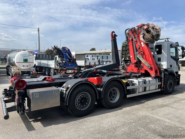 Camion scarrabile con gru Iveco Stralis 480