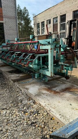 Generator outfeed table