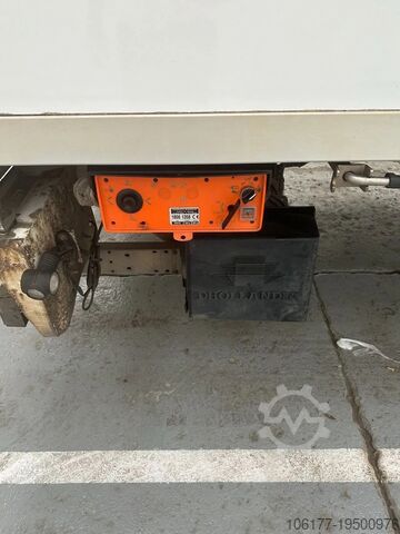 Hladnjača i zamrznuti transport Renault D 12 220 / 264728 km