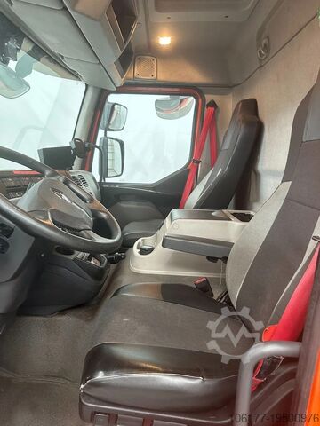 Hladnjača i zamrznuti transport Renault D 12 220 / 264728 km