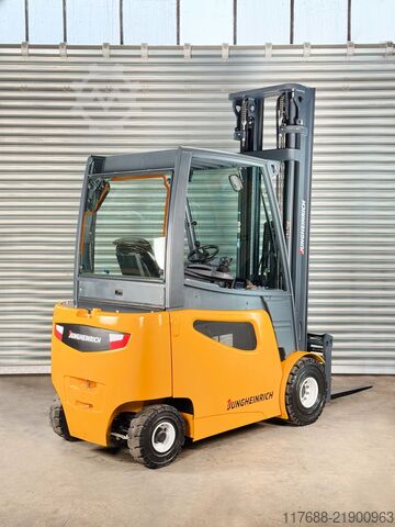 Electric 4-wheeler Jungheinrich EFG S30 - Service Neu - Batterie 90% - 7.5m Hub