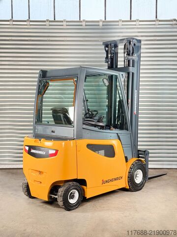 Electric 4-wheeler Jungheinrich EFG S30 - Service Neu - Batterie 88% - 7,5 M Hub