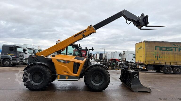 Chariot télescopique Liebherr T42-7S (INCL BUCKET / BE MACHINE / LIKE NEW / 7...