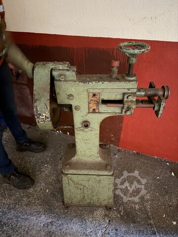 Skládací stroj (Jenny stroj) Swaging Machine (Jenny Machine) 