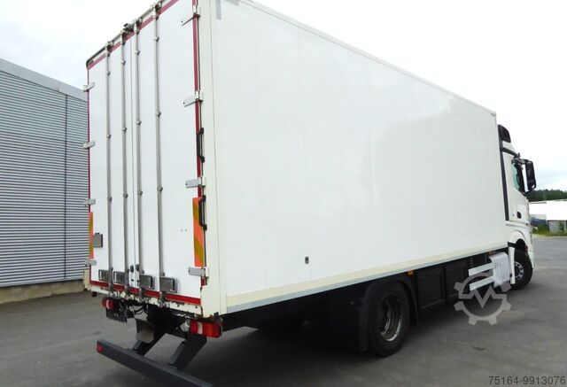 Kamion sa telom kutije Mercedes-Benz 1840 LL