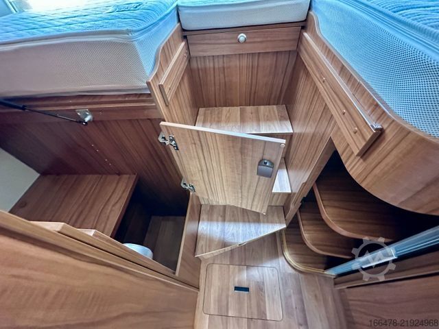 Teilintegriertes Wohnmobil HYMER/ERIBA Tramp T 704 SL *d*