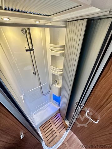 Teilintegriertes Wohnmobil HYMER/ERIBA Tramp T 704 SL *d*