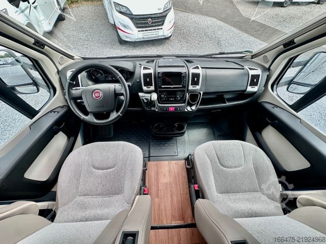 Teilintegriertes Wohnmobil HYMER/ERIBA Tramp T 704 SL *d*