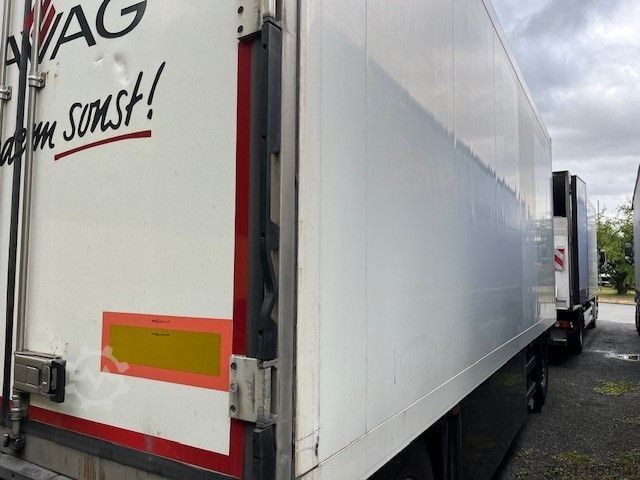 Koeltrailers SCHMITZ CARGOBULL TK Anhänger Thermoking SL100 Rohrbahn Fleisch