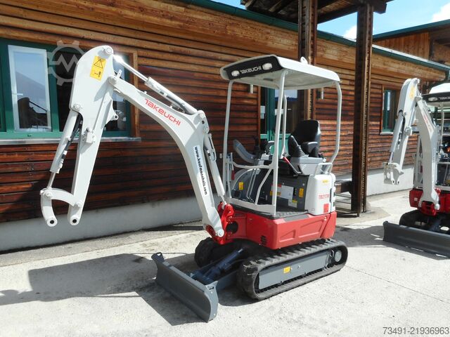 Minikoparka Takeuchi TB 217R ( 1.680kg )