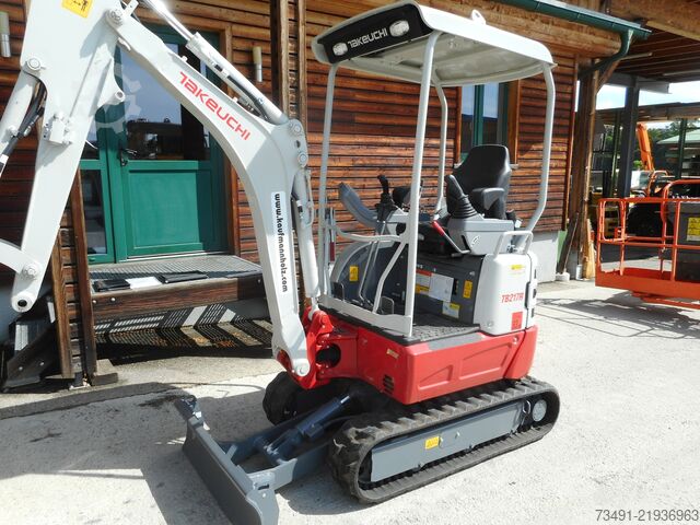 Minikoparka Takeuchi TB 217R ( 1.680kg )