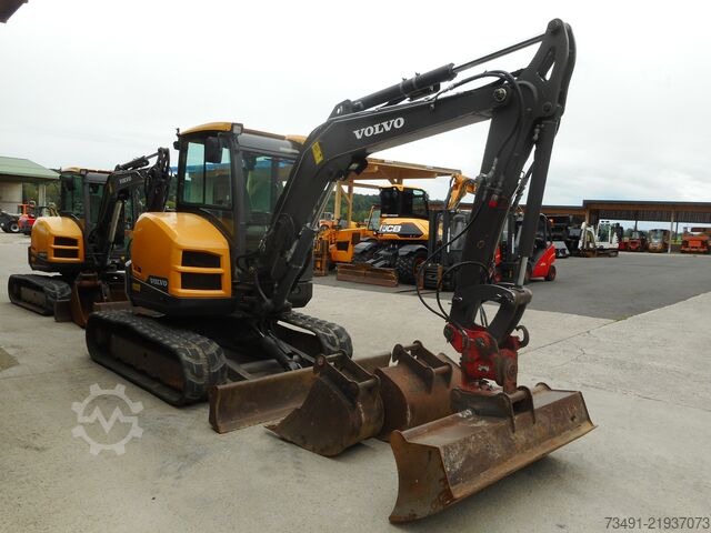 Mini excavator Volvo ECR50D mit POWERTILT