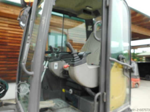 Mini excavator Volvo ECR50D mit POWERTILT