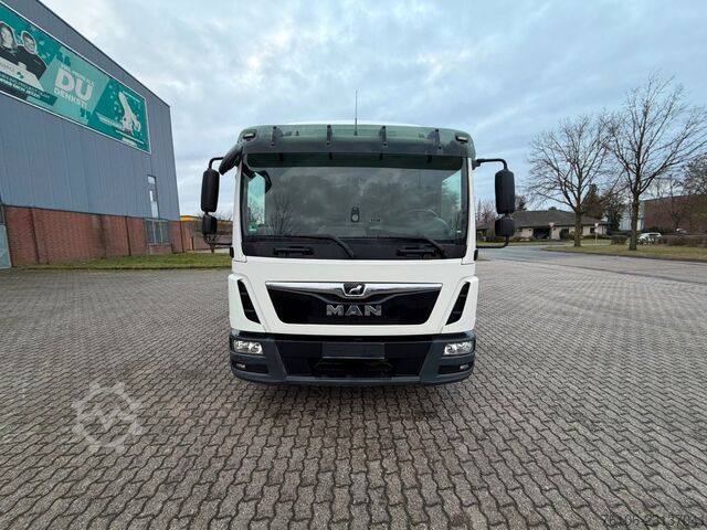 Furgão fechado MAN TGL 8.190  Isolier Koffer mit Ladebordwand