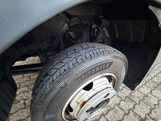 Furgão fechado MAN TGL 8.190  Isolier Koffer mit Ladebordwand