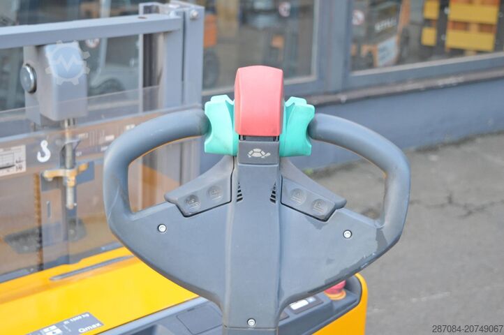 Στοίβαξη παλετών Jungheinrich EJD 120