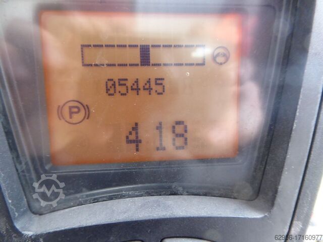 Stivuitor electric cu 4 roți Linde E30HL-01/600