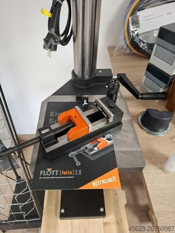 Oszlopos fúrógép, beleértve 1-es fúrókészletet Flott SB 13 Plus #212502