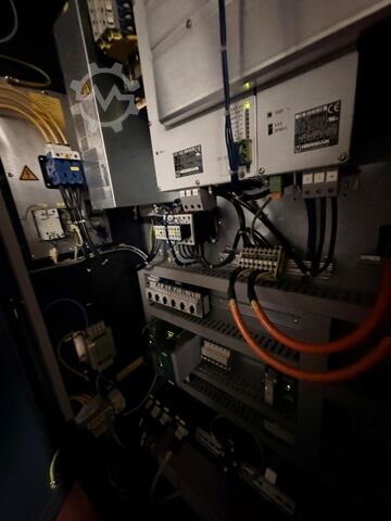 5-assig simultaan bewerkingscentrum DMG Mori DMU 70 eVo linear