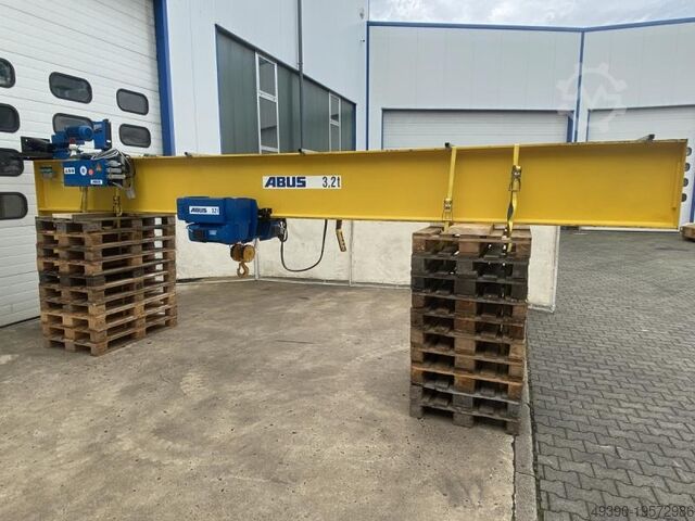 Falra szerelhető forgódaru emelővel, forgató hajtással és futómacskával, nem oszlopos forgódaru. ABUS VW (3200kg x 6250mm) + GM 800