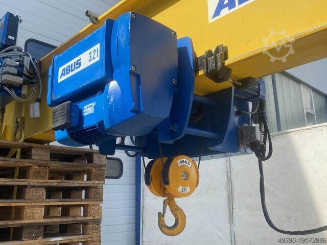 Nástěnný otočný jeřáb s kladkostrojem, pohonem otoče a kočkou, není to sloupový otočný jeřáb. ABUS VW (3200kg x 6250mm) + GM 800