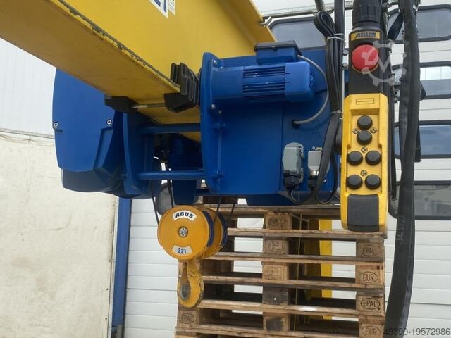 Nástěnný otočný jeřáb s kladkostrojem, pohonem otoče a kočkou, není to sloupový otočný jeřáb. ABUS VW (3200kg x 6250mm) + GM 800