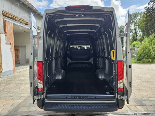 High top van Iveco Daily 35S18HA8V DOKA Snoeks Mixto Hi-Matic 16m³