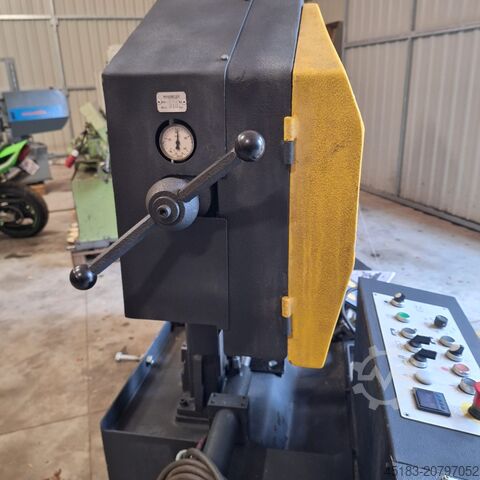 Sierra de cinta BEKA-MAK BMSO 335 C