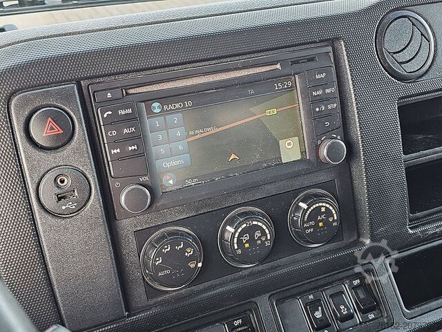 Bakwagen RENAULT D 180 150-35 3.5T