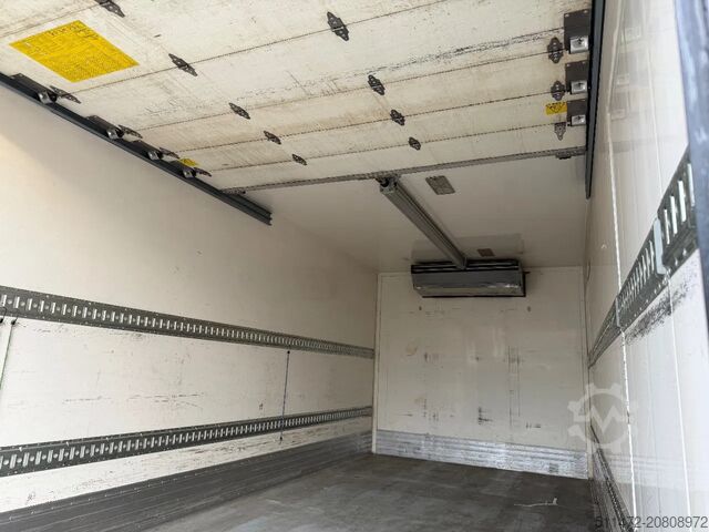 Transport chłodniczy/mrożony Volvo FL 240 / Thermoking MD-200 / Dhollandia / Autom...