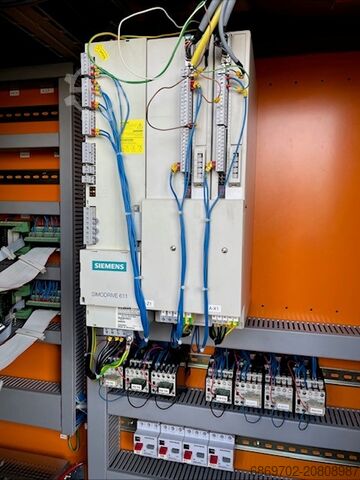 Torno CNC con alimentador de barras INDEX GE42