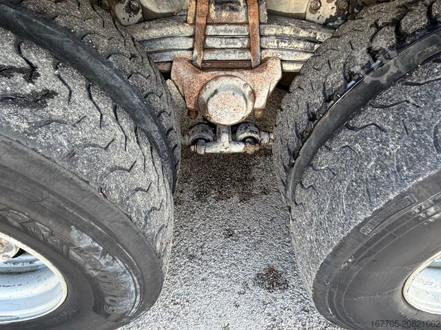 Betonszállító teherautó Astra HD9 84.48-80