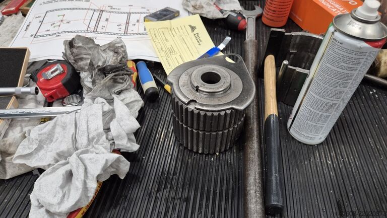 CNC-draaibank - cyclusgestuurd CMT URSUS TCH 800-3000-137