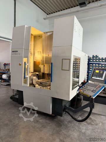 Centro di lavoro CNC a 5 assi Mikron UCP 800 Duro