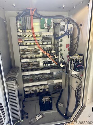 Vertikální obráběcí centrum Saeilo Contur MMV 810 S