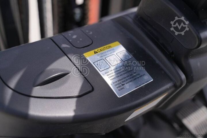 Heftruck Toyota 3STAGE