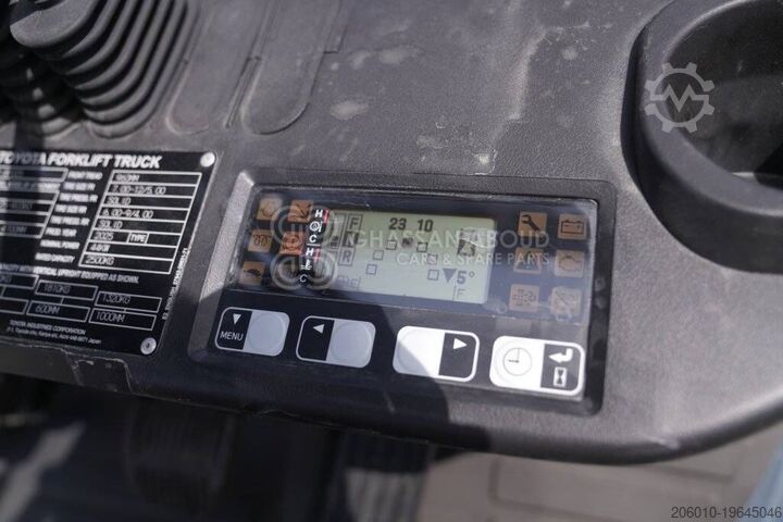 Heftruck Toyota 3STAGE
