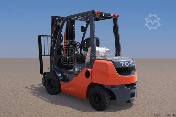 Heftruck Toyota 3STAGE