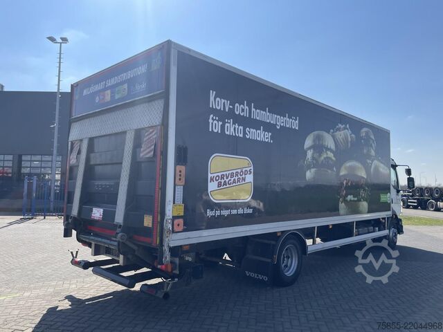 Gesloten bak Volvo FL240 Closed Box / Loading Lift / 157.000 KM