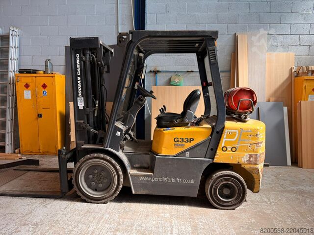 Empilhadeira frontal Doosan G33P-3