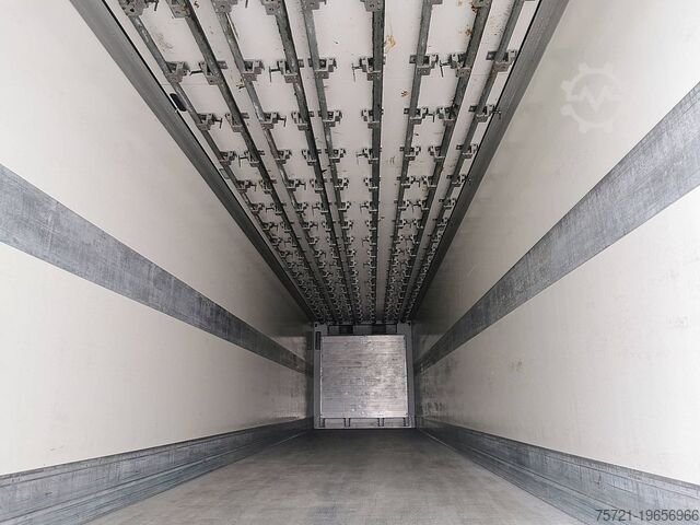 Koel-vriestransport SCHMITZ SKO 24 EURO MEATRAIL