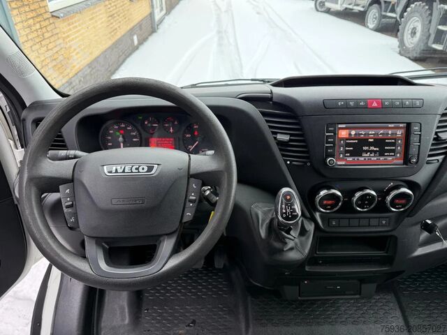 Ciężarówka platformowa z dźwigiem Iveco Daily 40C18 3.0 PICK-UP Amco Veba 602T KRAAN Eu...