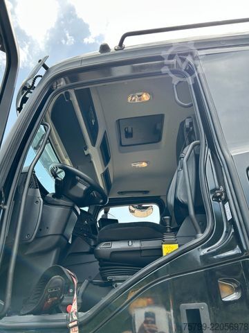 Těžkotonážní nákladní vůz MERCEDES-BENZ 2651 SZM+HIAB 638 Kran6x6 ausziehbarer Tieflader