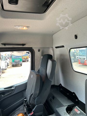 Těžkotonážní nákladní vůz MERCEDES-BENZ 2651 SZM+HIAB 638 Kran6x6 ausziehbarer Tieflader