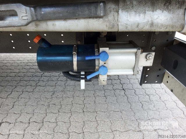 Brandalı açık yarı römork Schmitz Cargobull Curtainsider Mega Getränke
