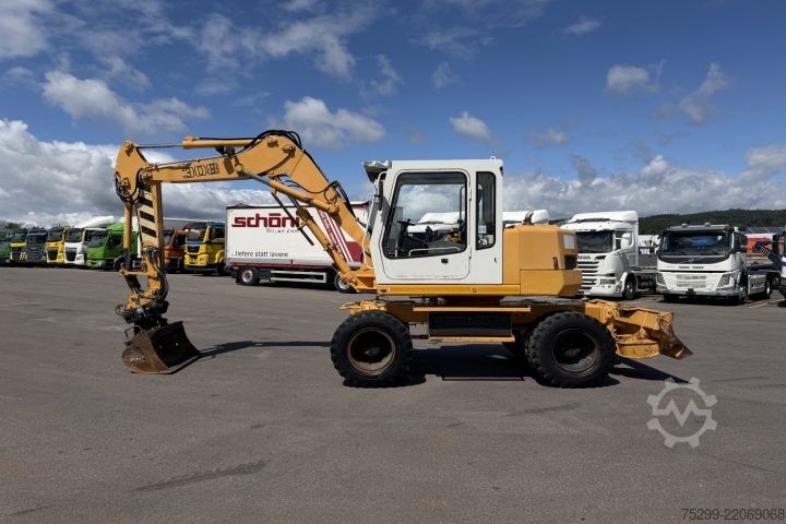 Yol silindiri Liebherr 308 Mobilbagger / Swiss-Vehicle