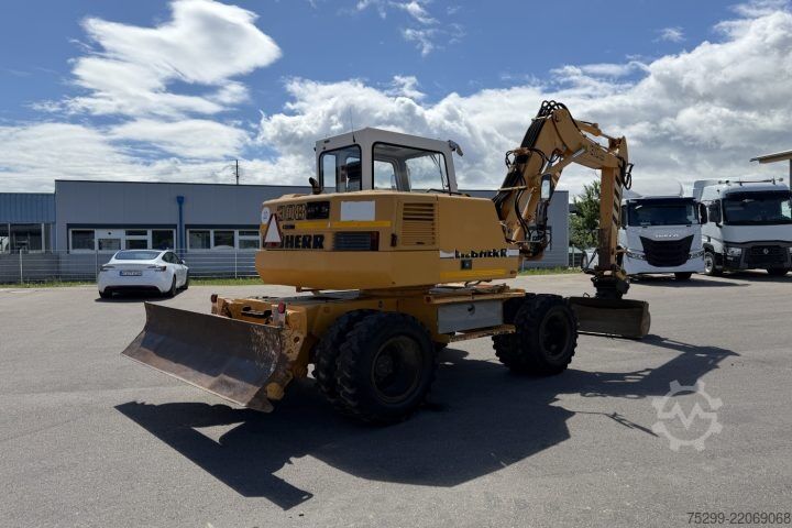Yol silindiri Liebherr 308 Mobilbagger / Swiss-Vehicle
