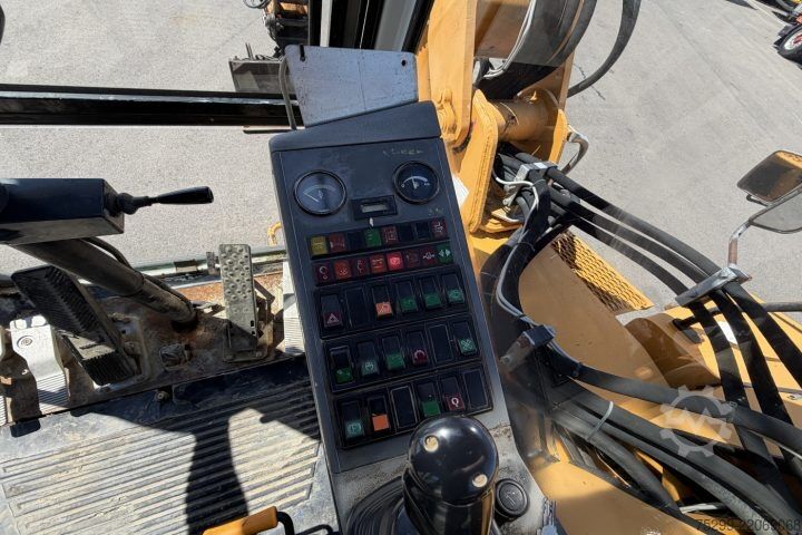 Yol silindiri Liebherr 308 Mobilbagger / Swiss-Vehicle