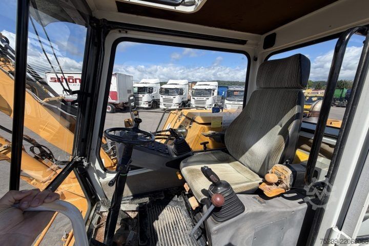 Yol silindiri Liebherr 308 Mobilbagger / Swiss-Vehicle