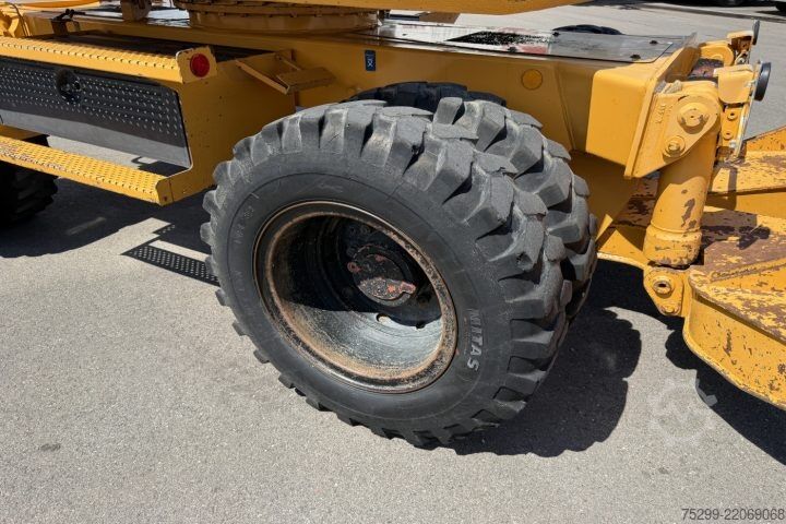 Yol silindiri Liebherr 308 Mobilbagger / Swiss-Vehicle